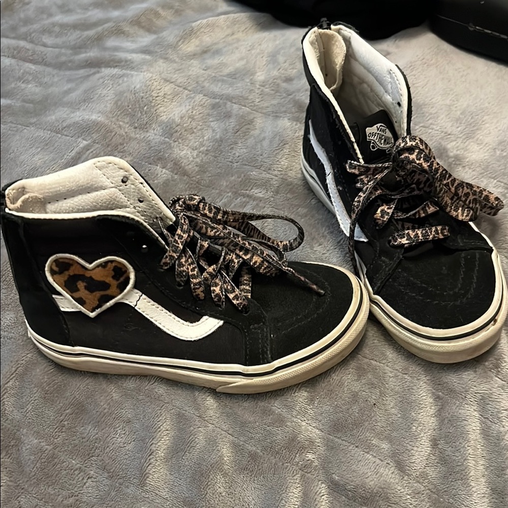 Kids Vans Black and Brown High-Top Sneakers with Heart Design size 12.5